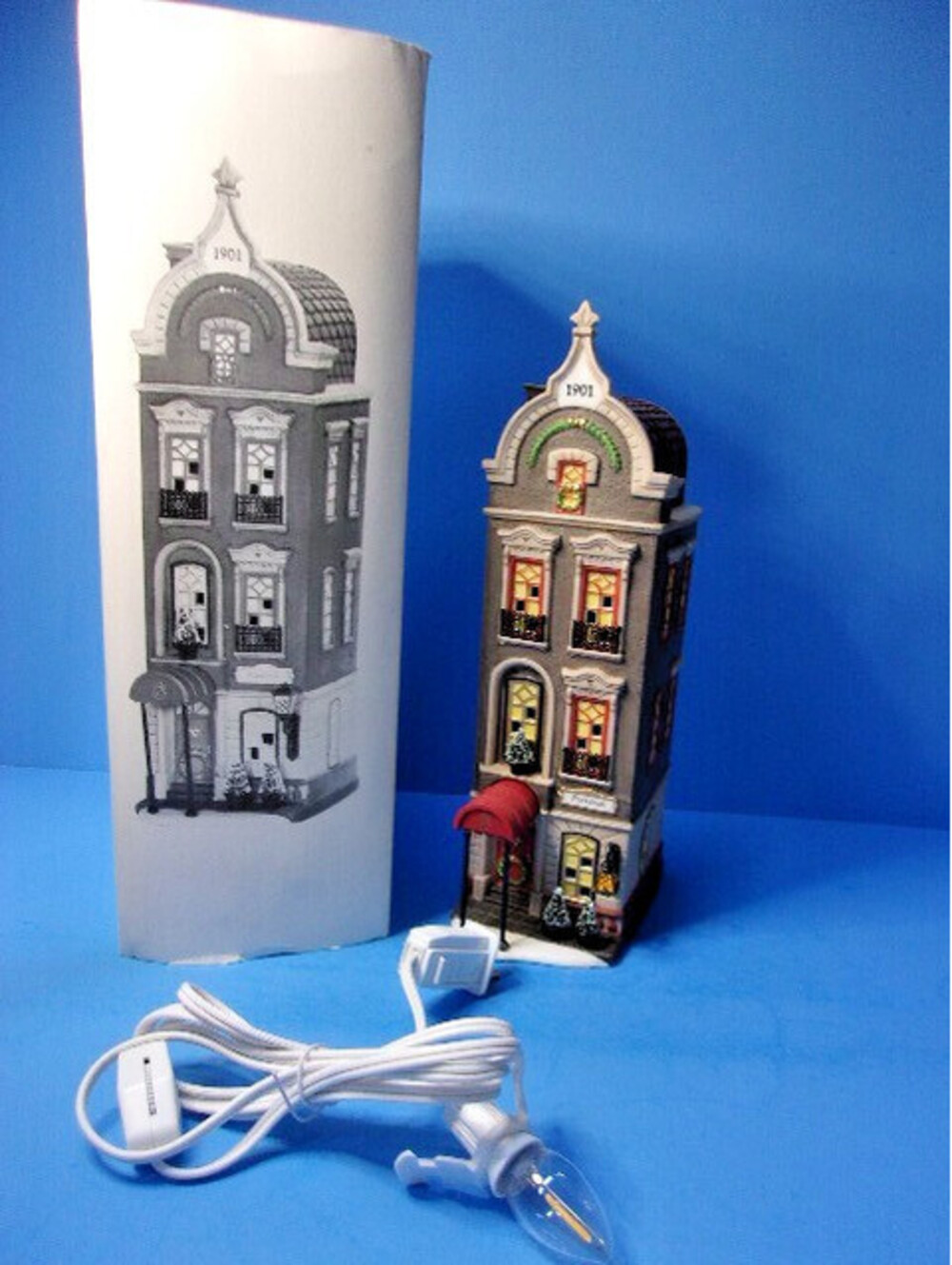 Dept 56 Christmas in the City #58879 Pickford Place Village Box & Light Retired